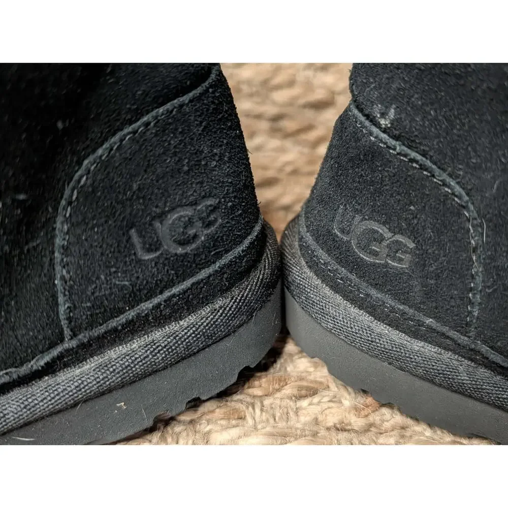 UGG KIDS BLACK NEUMEL CLASSIC SUEDE BOOTS BOYS 6 CASUAL SCHOOL